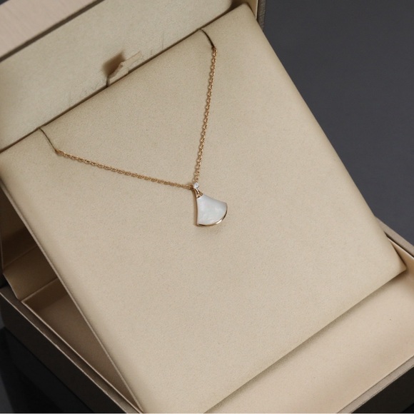 BVLGARI Necklaces - Picture 5 of 6